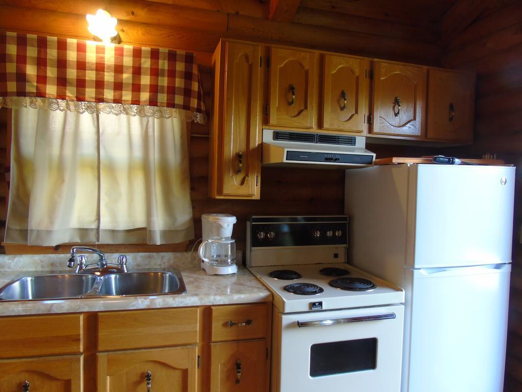 Cajun Cedar Log Cottages Margaree Forks Bagian luar foto